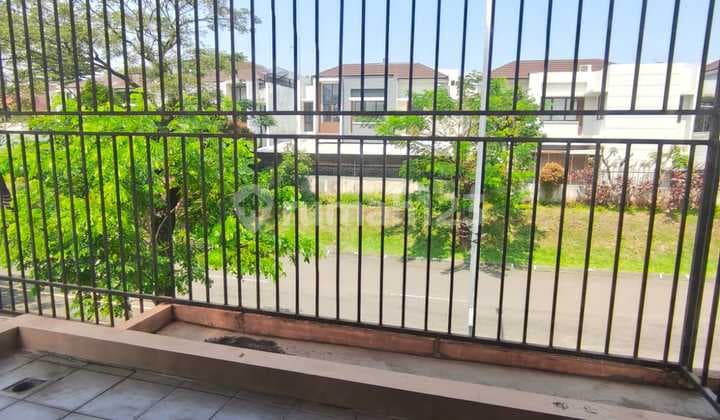 Di Jual Rumah Super Cantik Siap Huni di Cosmo, The Icon Lingkungan Tenang dan Bersih dan Keamanan Terjamin