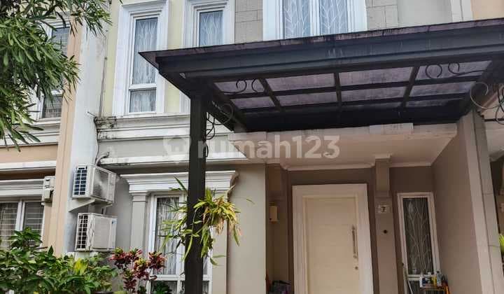 House in Elista Village Gading Serpong Area 60 M LB 77 M KT 2 KM 2, Spacious Master Bedroom, Semi Furnished, Has Canopy