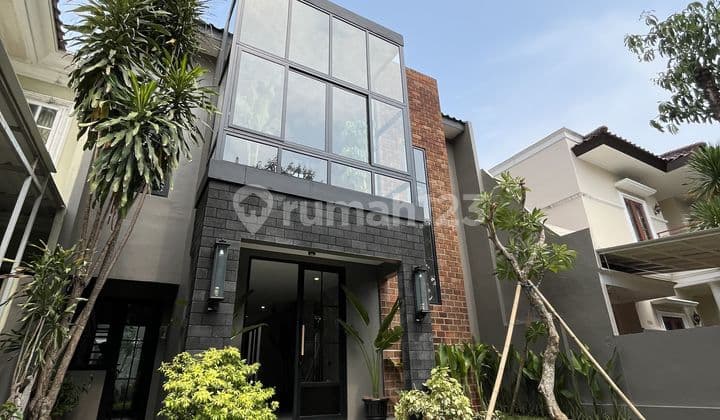 Rumah Cantik Bangun Mandiri Di Bsd City Cluster Versailles Luas 200 M Lb 300 M Kt 4+1 Km 4+1 , Shm, Lokasi Strategis Dekat Sekolah Internasional Dan Nasional