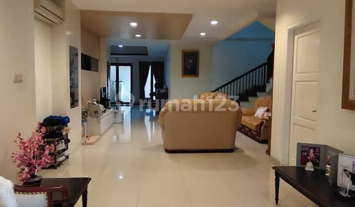 Rumah Besar Di Taman Himalaya Lippo Karawaci Tangerang Luas 12 X 25 = 300 M Lb 600 M 2 1/2 Lantai Kt 6+2 Km 4+2 , Sudah Renovasi, Kamar Besar2, Lokasi Nyamam, Aman, Strategis Dekat Sekolah Pelita Harapan, Supermall Karawaci, Rs Siloam , Kampus Uph