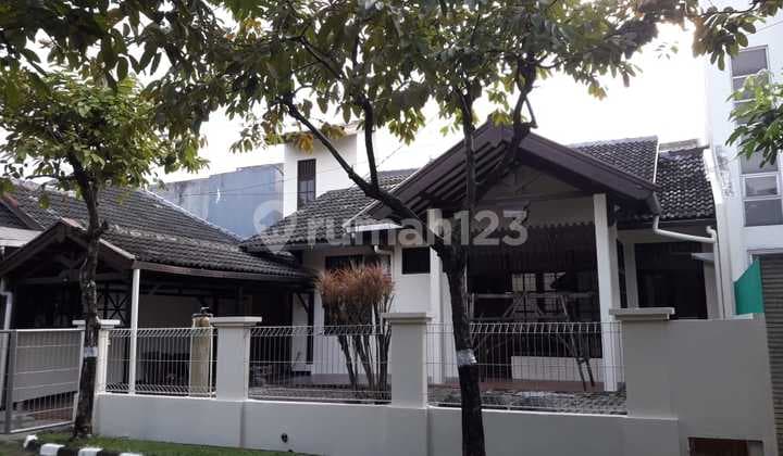 Rumah Di Kemang Pratama 1 Bekasi Luas 12 X 18 M = 216 M Kt 3+1 Km 2+1 , Rumah 1 1/2 Lantai, Ada Ruang Jemur, Gudang Dan Kt Art Di Lt 2, Layout Maksimal , Pencahayaan Bagus, Lokasi Strategis Dekat Sekolah Al Azhar, Marsudirini, Rs Elisabeth , Dekat Akses T