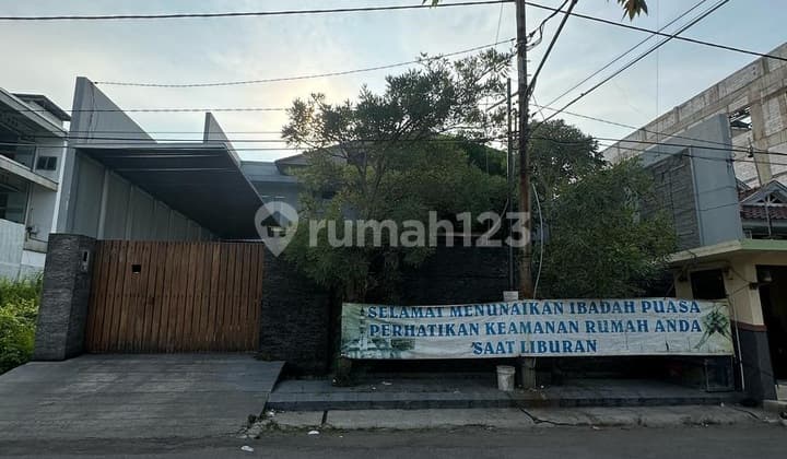 FOR SALE: GADING PANTAI HOUSE, MULYOREJO, EAST SURABAYA