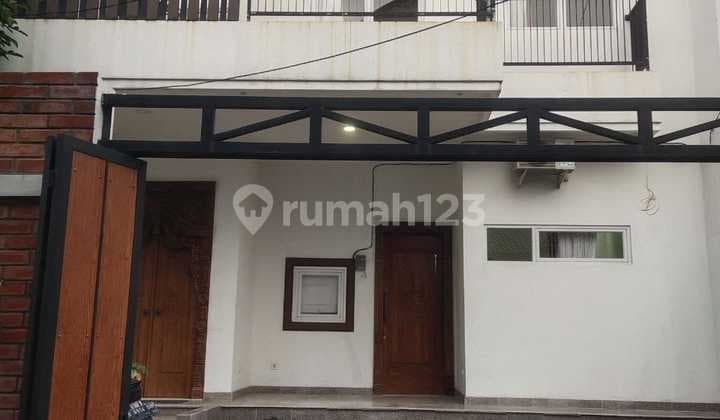 Rumah 3 Lantai Mewah Rooftoof Strategis di Jagakarsa Jaksel