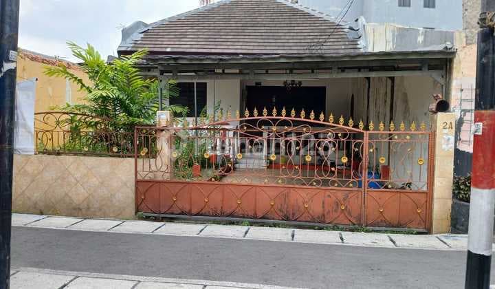 Rumah Strategis di Bungur Pasarsenen Jakarta Harga Ekonomis