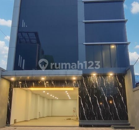 Office Building in Cawang, East Jakarta, 4.5 Floors, Full Facilities, Strategic Location, Economical Price.
