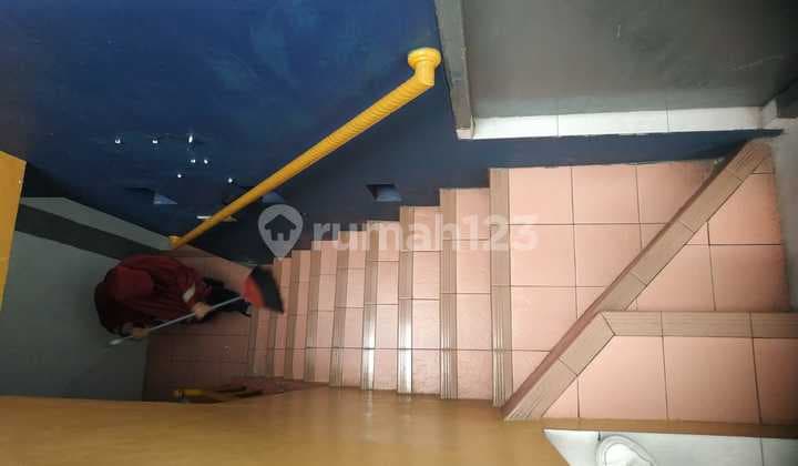 Cheap Rental: Perumnas House with Car Access in Depok 2 Tengah