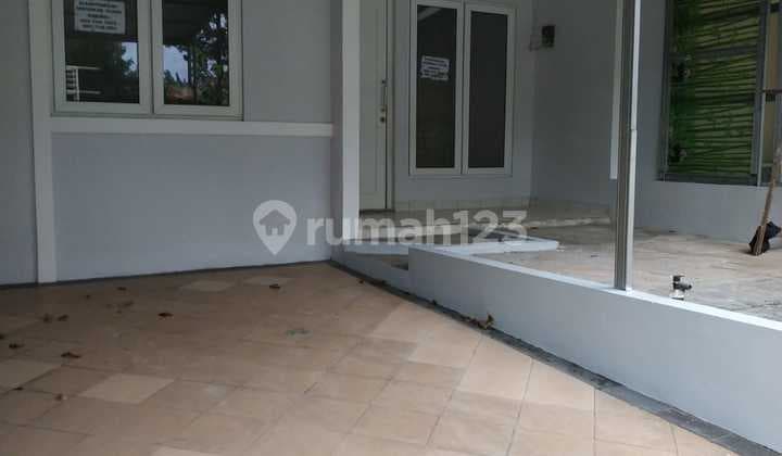 Di Jual MURAH Rumah SIAP HUNI Depan Taman di Bellacasa DEPOK