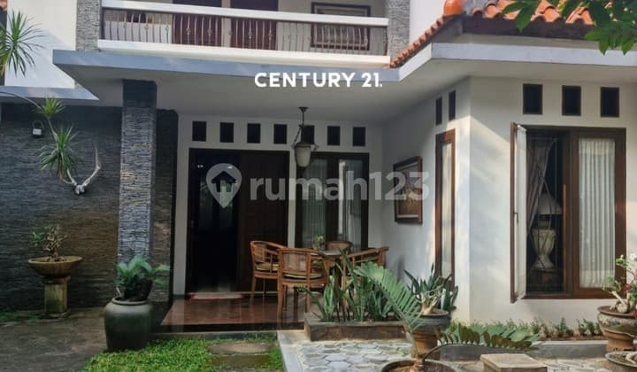 Beautiful 2-Story House in Sector 9 Bintaro Gb 17861