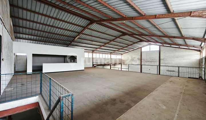 Good Warehouse Strategic Container Access in Kopo Cibolerang
