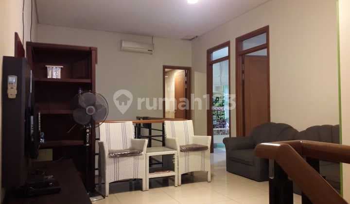Rumah Mewah Kolam Renang Komplek Istana Pasteur