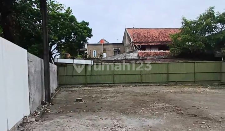 Super Strategic Land on Soekarno Hatta Main Road Near Toha Toll