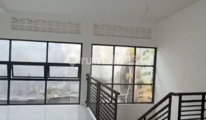 Ruko Strategis Area Bkr Cocok untuk Usaha/ Kantor