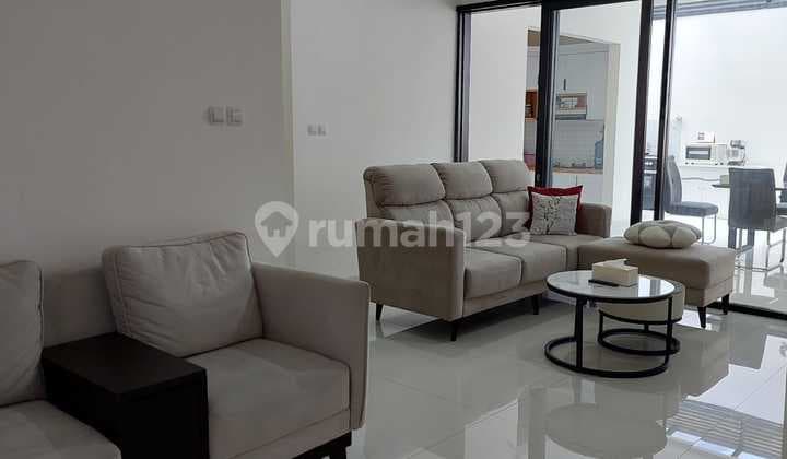 Rumah Luxury Semifurnish Sherwood Taman Kopo Indah V