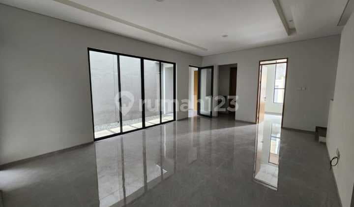 New 2-Story House in Setraduta, Bandung
