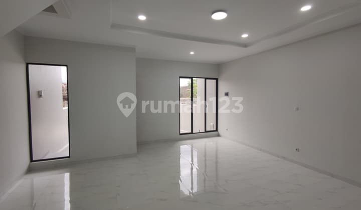 Dijual Rumah Baru di Kompleks Batununggal Indah