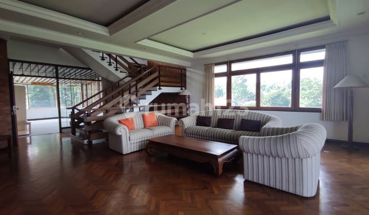 Disewakan Rumah di Sayap Setiabudi Full furnished