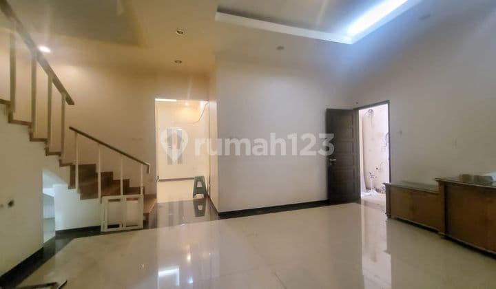 Rumah 2 Lantai di Batununggal Indah Estate SHM