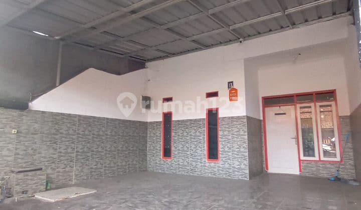 Two-Story House in Babakan Sari Wing, Kiaracondong