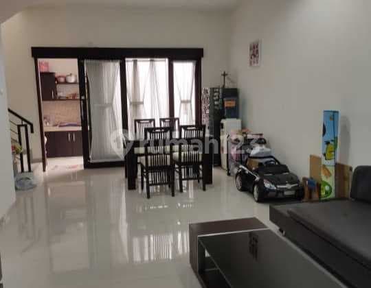 Jula/sewa Rumah Bagus Shm Pondok Hijau, Isola, Sukasari, Bandung