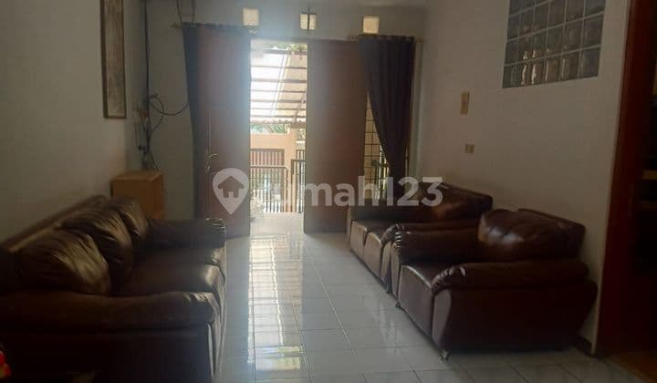 Rumah 2 Lantai SHM Hadap Timur