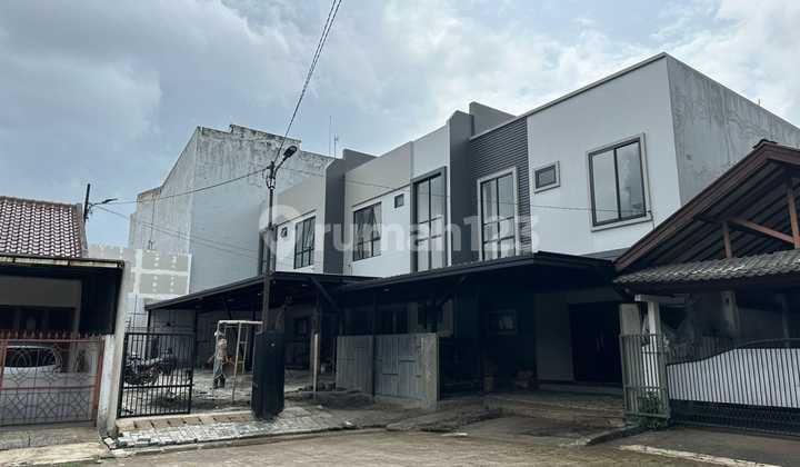 Rumah, 2 Lantai, Dekat Sekolah Internasional