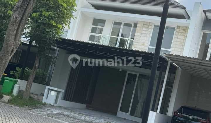 Sewa Royal Residenceq Baru Renovasi Semi Furnished