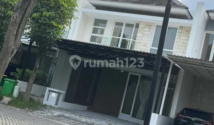Sewa Royal Residenceq Baru Renovasi Semi Furnished