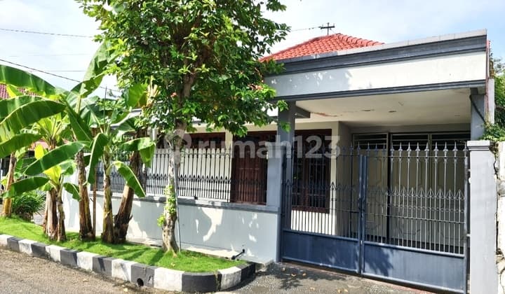 Cheapest House in Good Condition in Darmo, Strategic Location