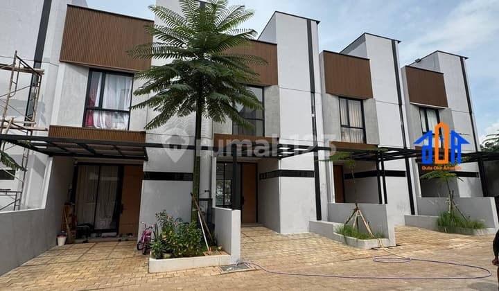 Minimalist 3-Story House Near Desari Toll Road Depok