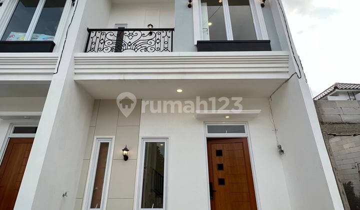 Rumah mewah 700 meter ke stasiun kereta di margonda depok