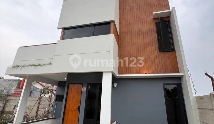 Rumah 2 Lantai Nyaman Furnished Dekat Tol di Depok