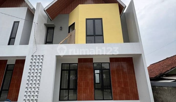 Comfortable Ready-to-Occupy House with Pamulang Toll Access