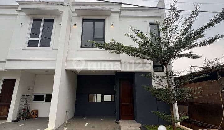 Rumah 2 Lantai Nyaman Di Perumahan Maharaja Pancoran Mas Depok