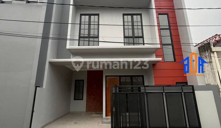 Rumah 2 Lantai Modern Dalam Komplek Nyaman Depok