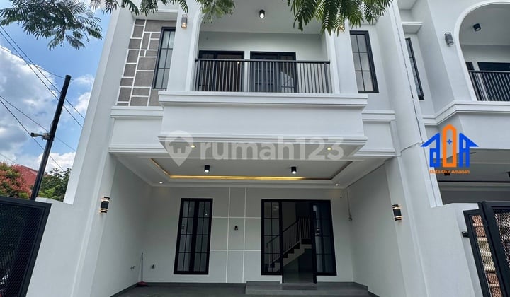 Rumah Mewah Siap Huni Dalam Komplek Asri di Depok