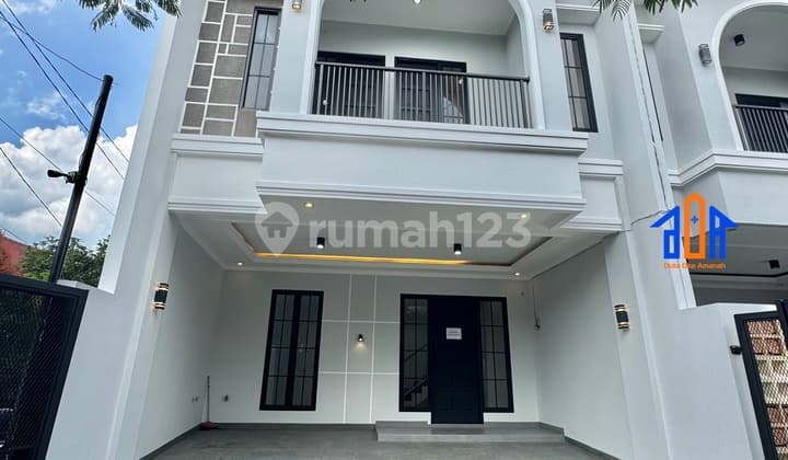 Rumah Mewah Siap Huni Dalam Komplek Asri