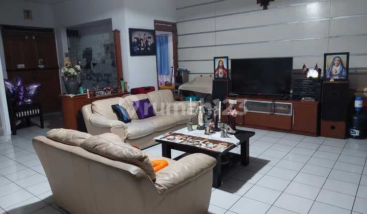 Rumah Dua Lantai Kawasan Sejuk Dekat Setra Mall