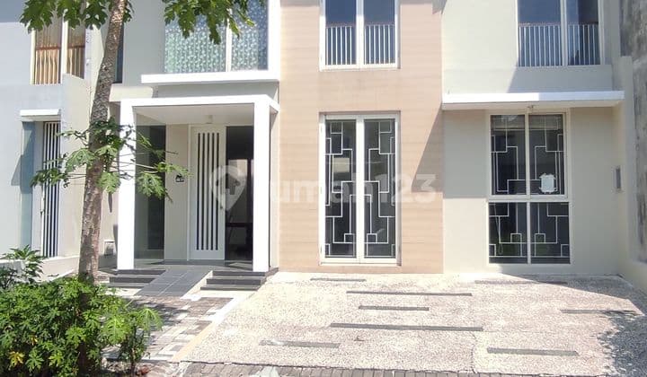 House in Taman Puspa Raya-Citraland, Surabaya, 150m2 area, HGB (Building Use Rights)