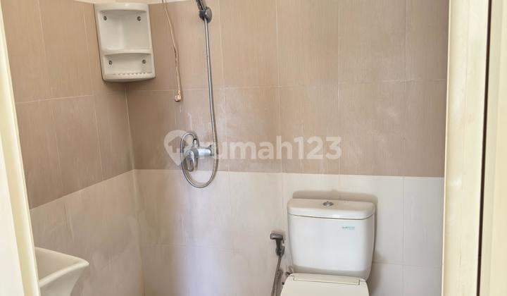 Jual Rumah Villa.sentra Raya Citraland Luas 104M2 Hadap Selatan HGB