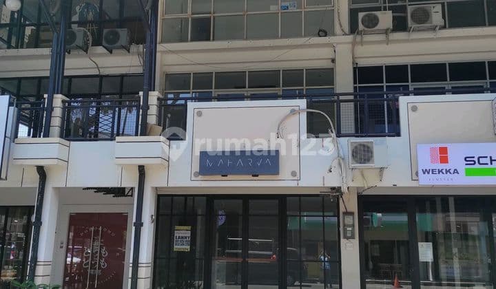 Sewa Ruko Plaza Graha Famili Luas 75M2 (5X15) Bangunan 3 Lantai Dekat Pintu Masuk Hoky Supermarket