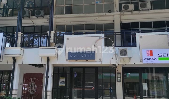 Sewa Ruko Plaza Graha Famili Luas 75M2 (5X15) Bangunan 3 Lantai Dekat Pintu Masuk Hoky Supermarket
