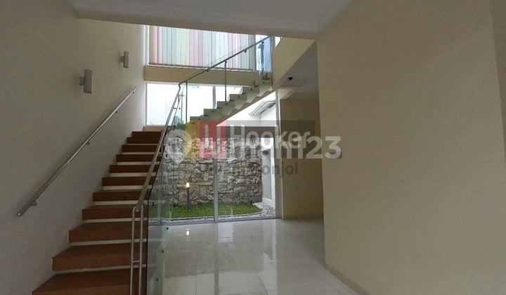 Rumah 2 Lantai di Jalan Pleburan, Semarang