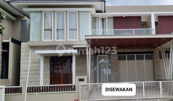 Rumah Mewah di Citragrand