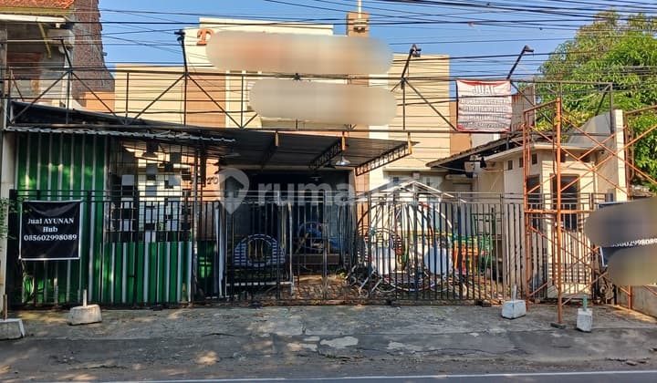 Rumah di Pinggir Jalan Lamper