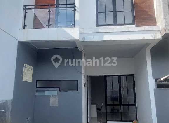 Rumah DP0% Siap huni dekat Ciledug / Graha Raya, dinding bata merah