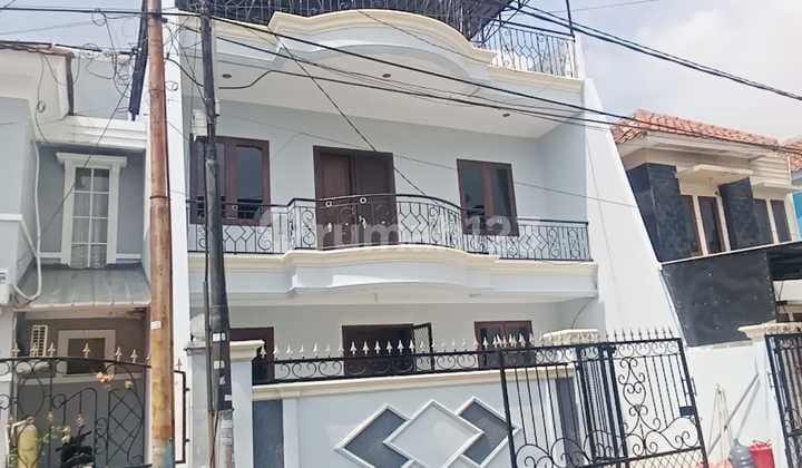 Rumah Taman Palem, Jakarta Barat