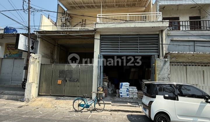 Jual Toko & Kos Aktif di Raya Semolowaru, Lokasi Rame