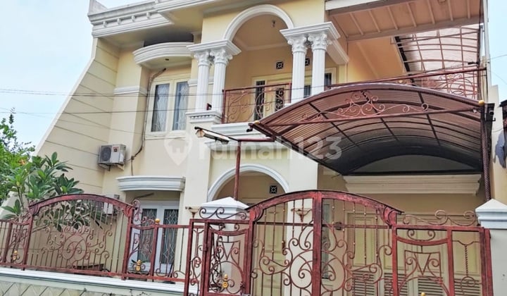 Rumah Mewah 2 lantai di Tenggilis Utara dekat Raya