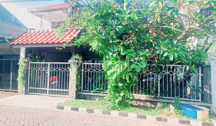 Rumah di Baratajaya Bebas Banjir dekat Ngagel, Bratang