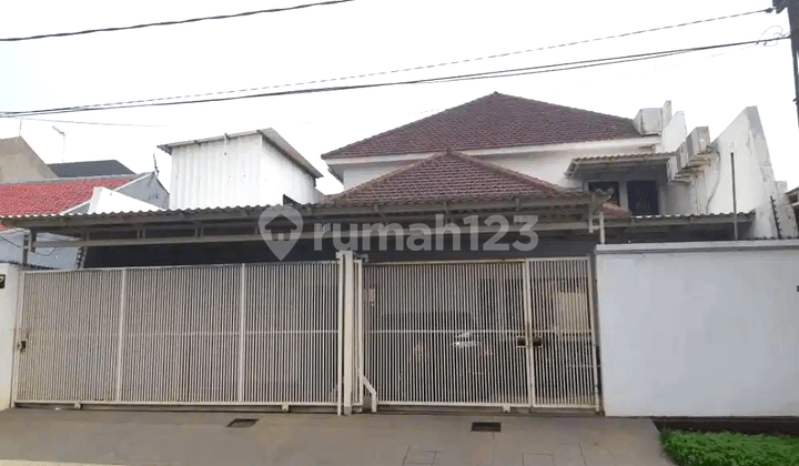 Rumah Mewah Minimalis di Manyar Tirtomoyo Row 3 Mobil